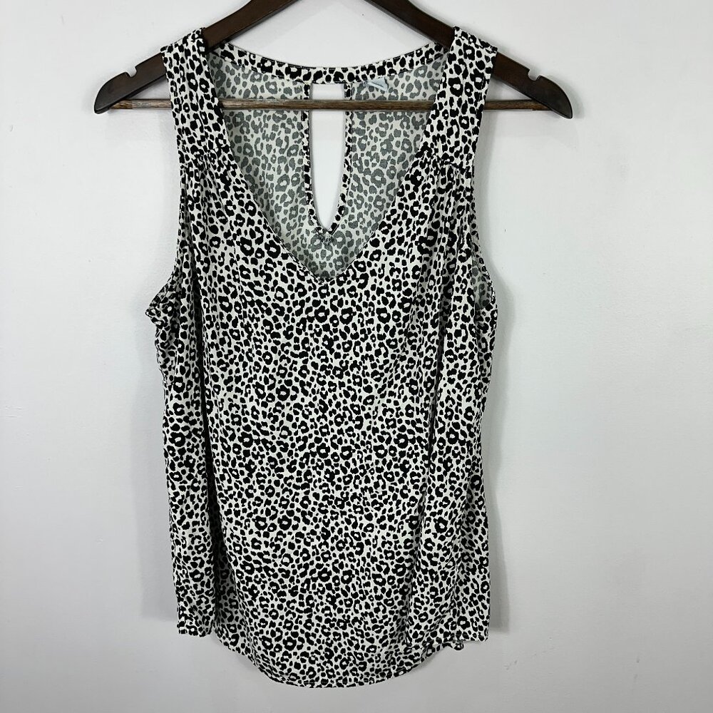 Old Navy Sleeveless Top Women L‎ V Neck Leopard Print Minimalist Capsule Chic